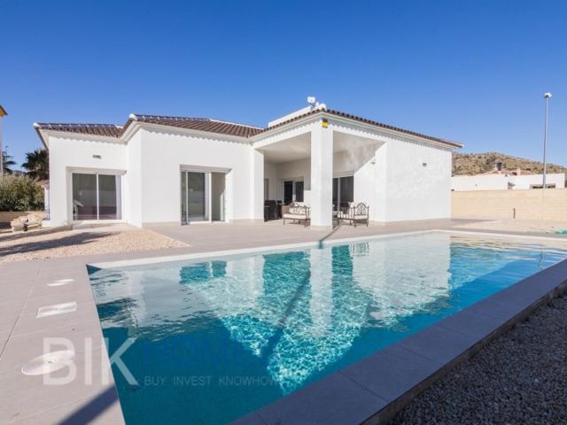Villa En venta en El Pinós - Pinoso photo 0