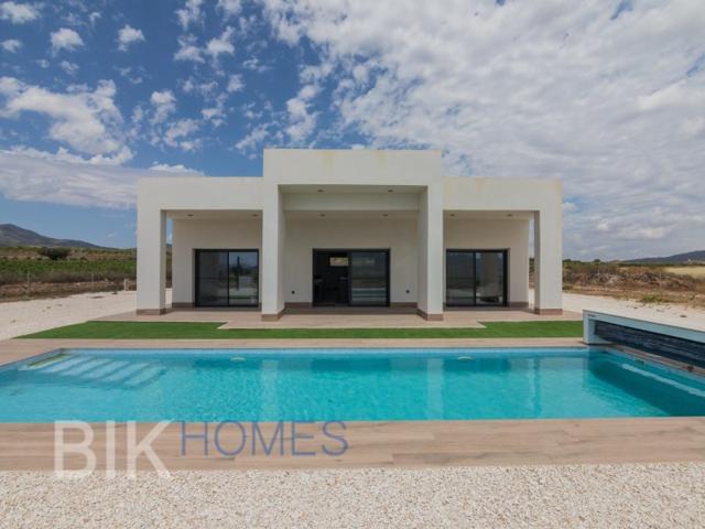 Villa En venta en El Pinós - Pinoso photo 0