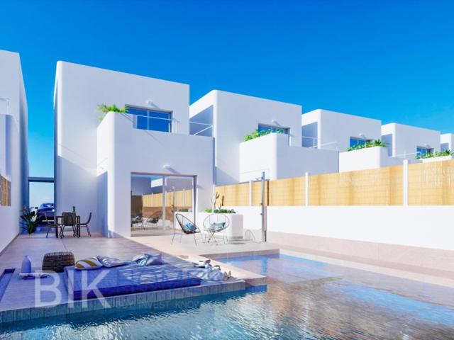 Villa En venta en Los Alcázares photo 0