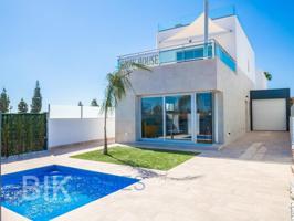 Villa En venta en Los Alcázares photo 0