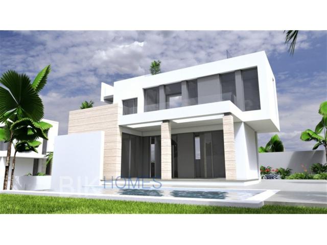 Villa En venta en Torrevieja photo 0
