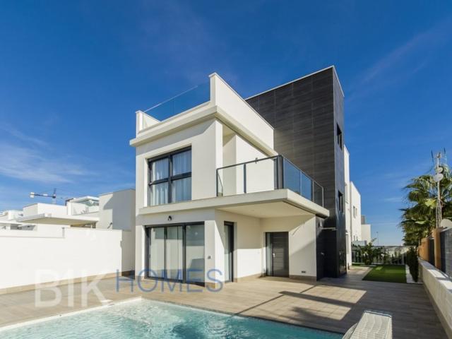 Villa En venta en San Miguel De Salinas photo 0