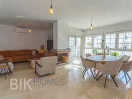 Villa En venta en Villamartín - Las Filipinas, Orihuela photo 0