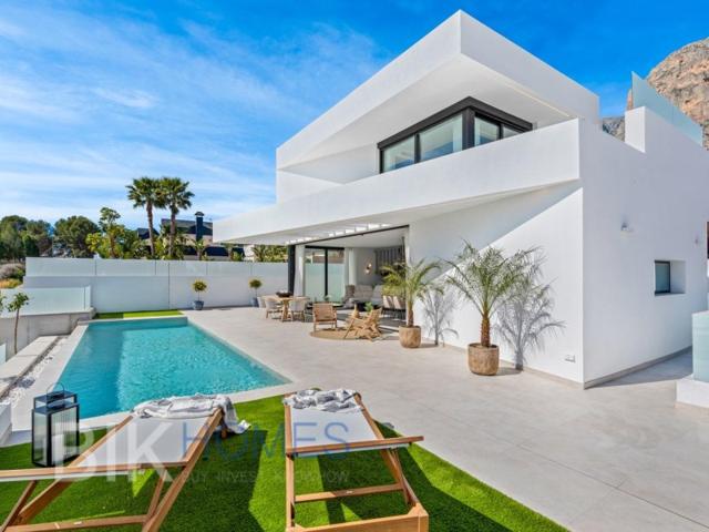 Villa En venta en Polop photo 0