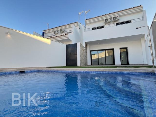 Villa En venta en San Pedro Del Pinatar photo 0
