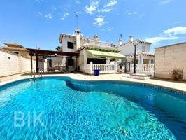 Villa En venta en Orihuela photo 0