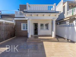 Villa En venta en Torrevieja photo 0