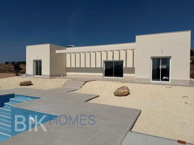 Villa En venta en El Pinós - Pinoso photo 0