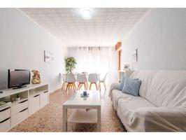 ¡Vive tu sueño junto al mar! Apartamento de 3 dormitorios a solo 250 metros de las playas de Torrevieja photo 0