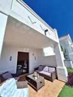 EN RESIDENCIAL TRANQUILO, PRECIOSO PAREADO CON PISCINA PRIVADA photo 0