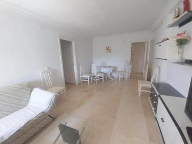 BONITO PISO DE TRES DORMITORIOS EN VENTA EN ESTEPONA photo 0