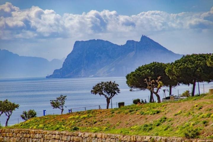 PARCELA URBANIZABLE CON ESPECTACULARS VISTAS AL MAR EN BAHIA DE LAS ROCAS photo 0