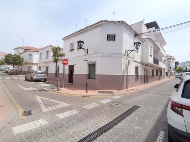 ¡INVERSORES! CONJUNTO DE 3 CASAS CON ENCANTO EN EL CORAZÓN DE ESTEPONA photo 0