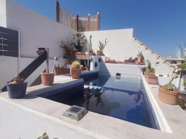 DESCUBRE EL ENCANTO DE VIVIR EN EL CENTRO DE ESTEPONA EN ESTA BONITA CASA photo 0