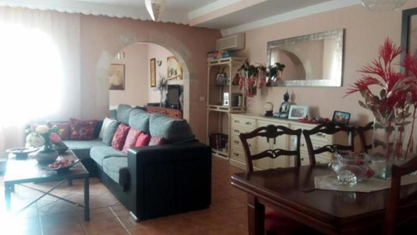 CASA CON EXCELENTE UBICACIÓN, VISTAS AL MAR Y CERCA DE TODOS LOS SERVICIOS photo 0