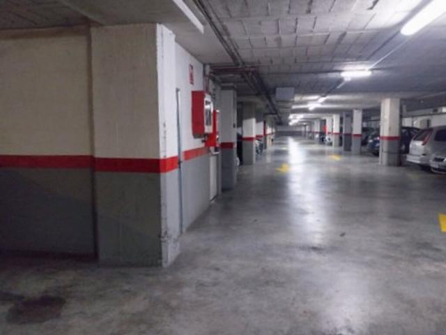SE VENDE PLAZA DE GARAJE CON TRASTERO EN ESTEPONA photo 0