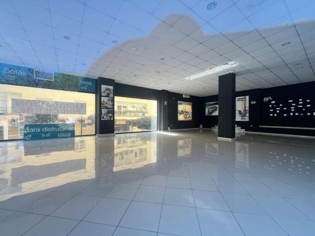 EN VENTA LOCAL COMERCIAL EN INMEJORABLE LOCALIZACION EN ESTEPONA photo 0