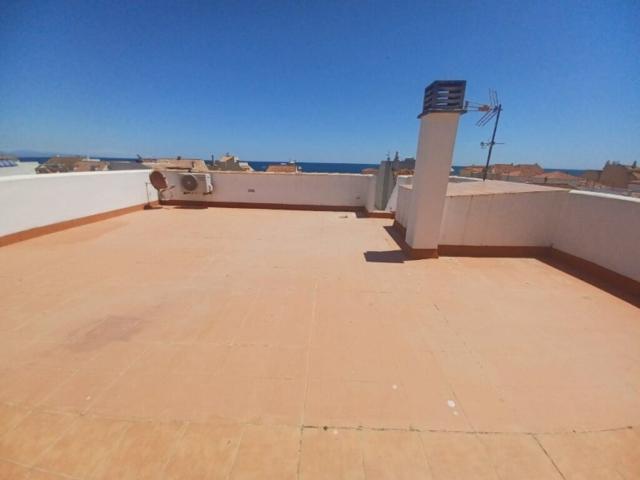 ESPECTACULAR ÁTICO CON SOLARIUM Y TERRAZA, ¡BUENA UBICACIÓN! photo 0