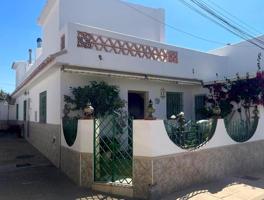 A POCOS PASOS DEL MAR, CASA CON SOLARIUM EN UN ENTORNO TRANQUILO photo 0