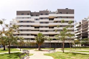 SE VENDE ESPECTACULAR APARTAMENTO DE 3 DORMITORIOS Y 2 BAÑOS EN ESTEPONA photo 0