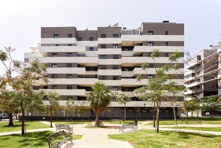 SE VENDE ESPECTACULAR APARTAMENTO DE 3 DORMITORIOS Y 2 BAÑOS EN ESTEPONA photo 0