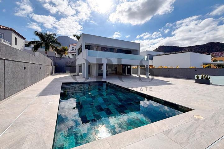 Villa en El Madronal photo 0