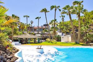 Villa en Amarilla Golf photo 0