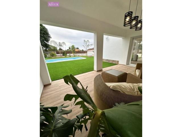 Casa En venta en Conil De La Frontera photo 0