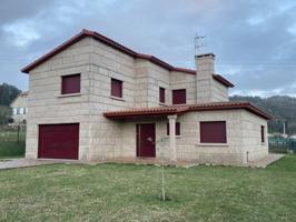 Chalet independiente en venta situado en Vincios (Gondomar) photo 0