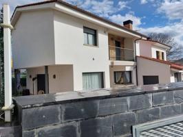 Venta de chalet pareado en Siero photo 0