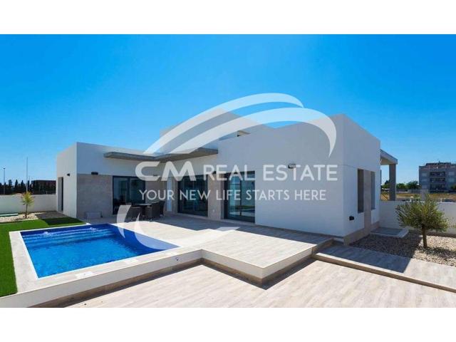 Villa En venta en Daya Nueva photo 0