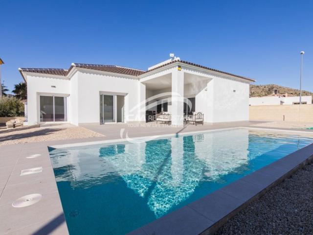 Villa En venta en El Pinós - Pinoso photo 0