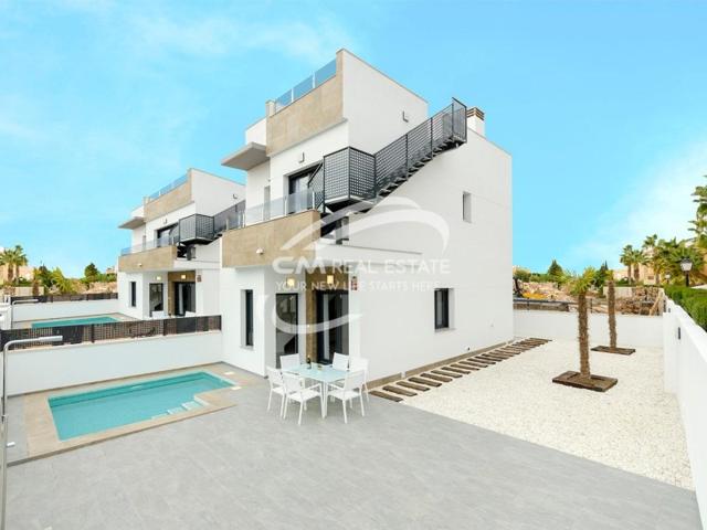 Villa En venta en Torrevieja photo 0