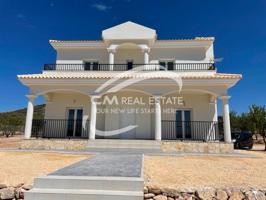 Villa En venta en El Pinós - Pinoso photo 0