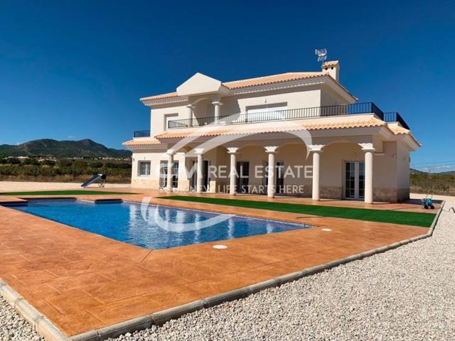 Villa En venta en El Pinós - Pinoso photo 0
