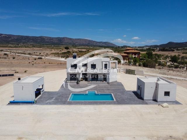Villa En venta en El Pinós - Pinoso photo 0