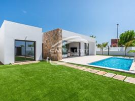 Villa En venta en Los Alcázares photo 0