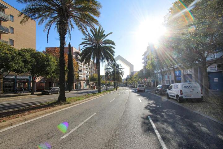 ¡LOCAL EN ZONA VIA EUROPA ACTUALMENTE ALQUILADO! photo 0