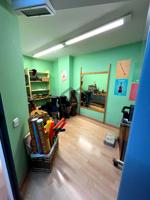 ¡AMPLIO LOCAL COMERCIAL REFORMADO EN PERAMAS! photo 0