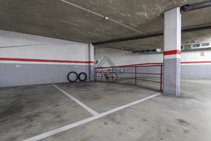 ¡AMPLIA PLAZA DE PARKING CERCA DE LA PLAZA ITALIA! photo 0