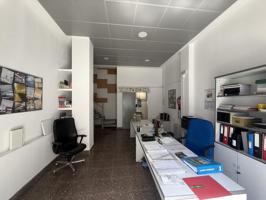 Local En venta en L'Hospitalet de Llobregat photo 0