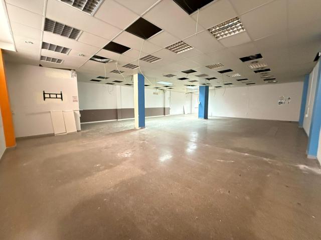 Local En venta en L'Hospitalet de Llobregat photo 0