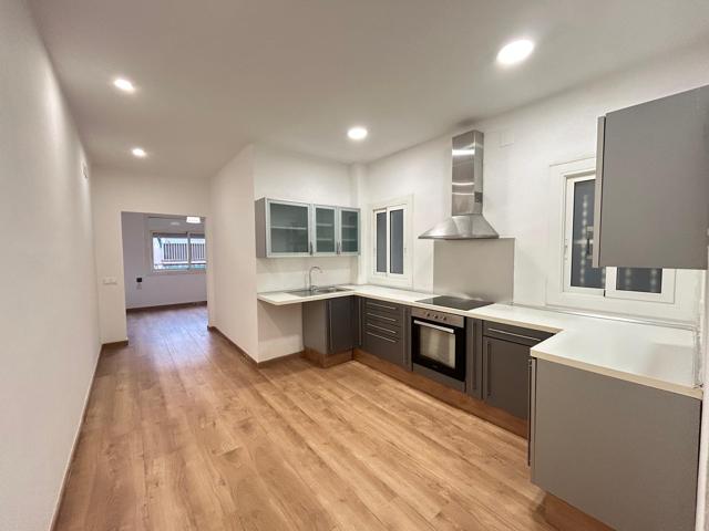 Piso En venta en L'Hospitalet de Llobregat photo 0