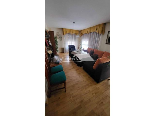 Se vende piso en pleno centro de Baza photo 0