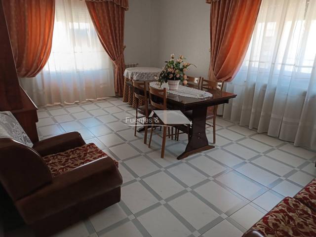Se vende piso junto a centro de Baza photo 0