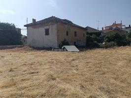 Se vende casa junto a solar en Baza photo 0
