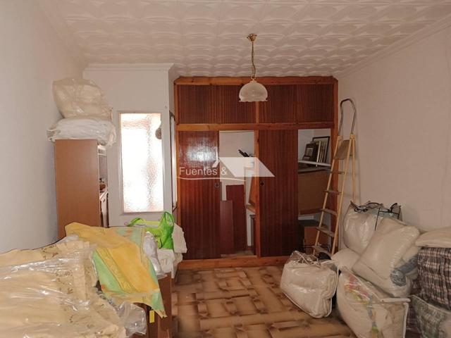 SE VENDE PISO EN BAZA CERCA DE LA PLAZA DE LA MERCED photo 0