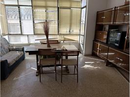 SE VENDE PISO CENTRICO EN BAZA photo 0