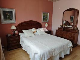 SE VENDE BONITO PISO EN BAZA MUY CENTRICO photo 0