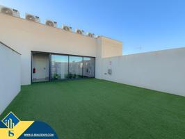 Exclusivo atico con excelentes calidades y amplia terraza + Solarium privado con vistas + Garaje photo 0